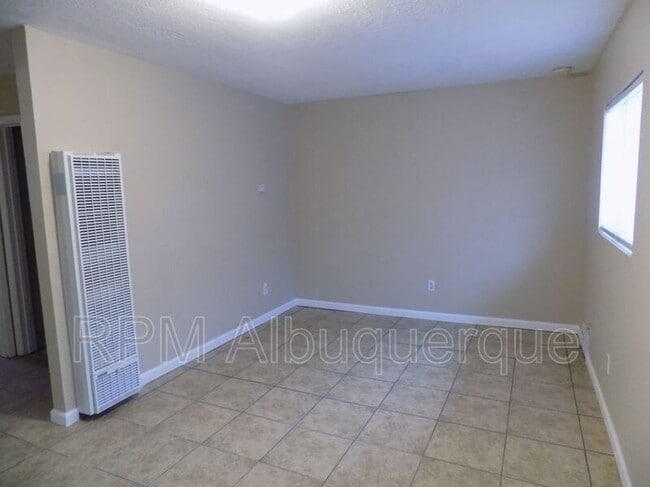Primary Photo - 560 Estancia Dr NW