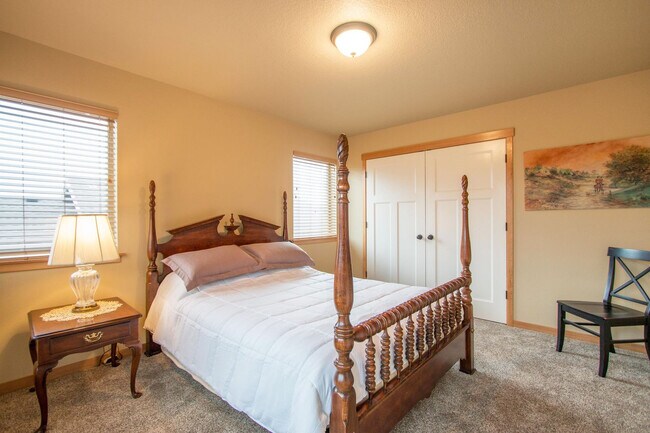Building Photo - 1021 Redtail Loop