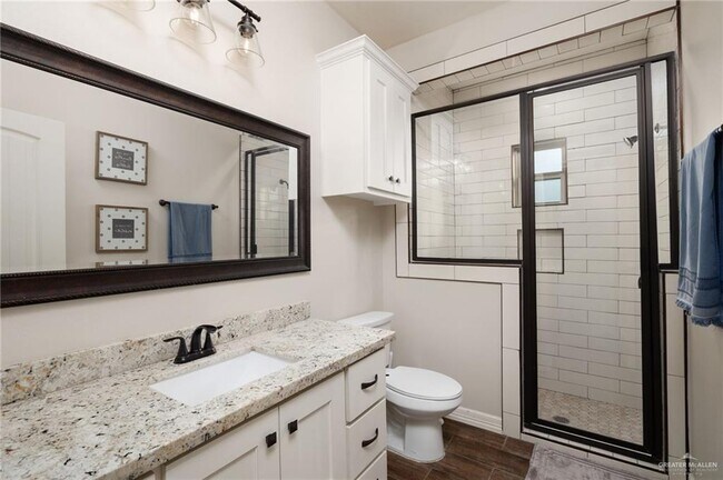 Building Photo - 18 Windsor St