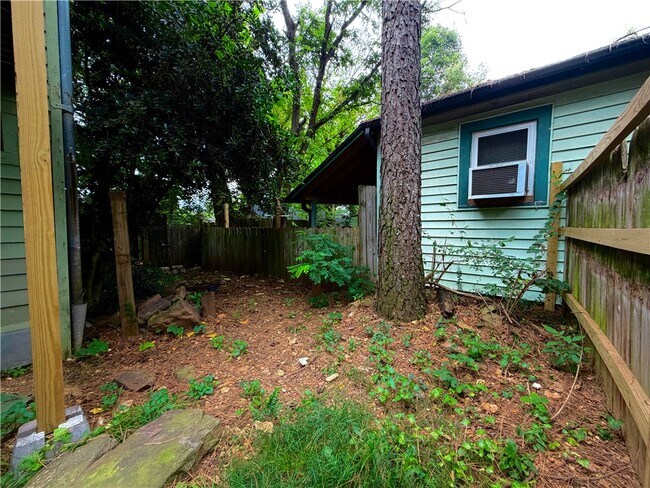 Building Photo - 410 E Huntsville Rd