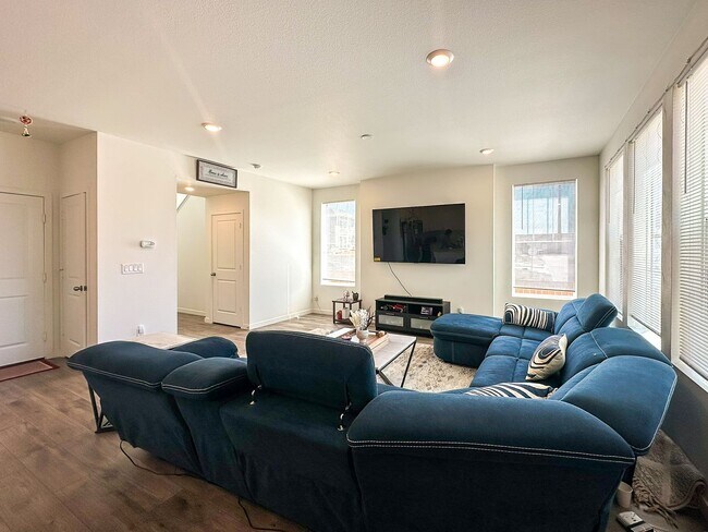 Building Photo - 9049 Bondcliff Ln