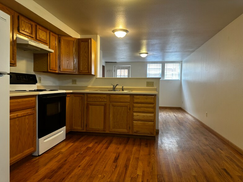 Building Photo - 428 S Grant St