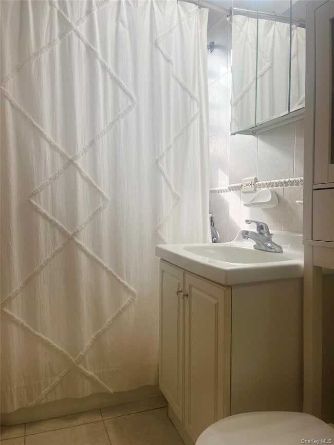 Building Photo - 139-15 83rd Ave