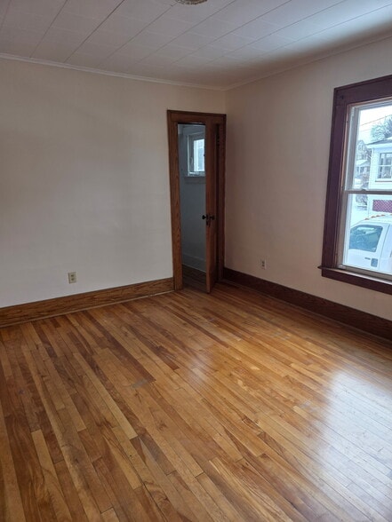 Building Photo - 144 Forest Hill Dr