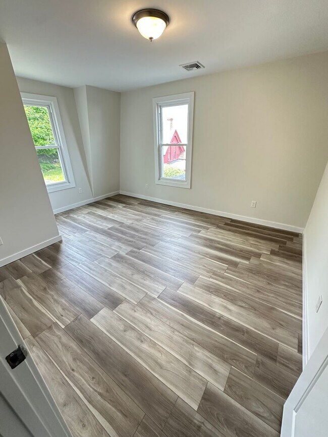 Building Photo - 26 Cedar St