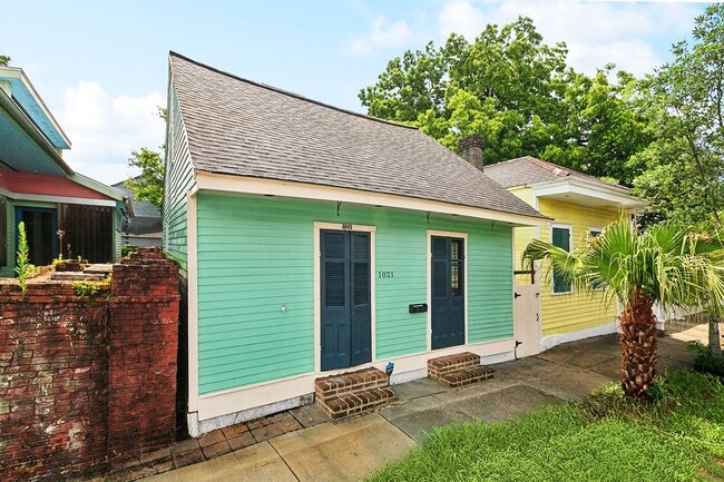 Building Photo - Precious Marigny Cottage! Must See!