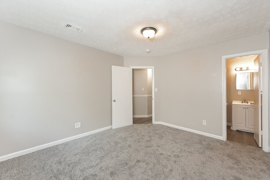 Building Photo - 123 Sir Gregory Manor NW