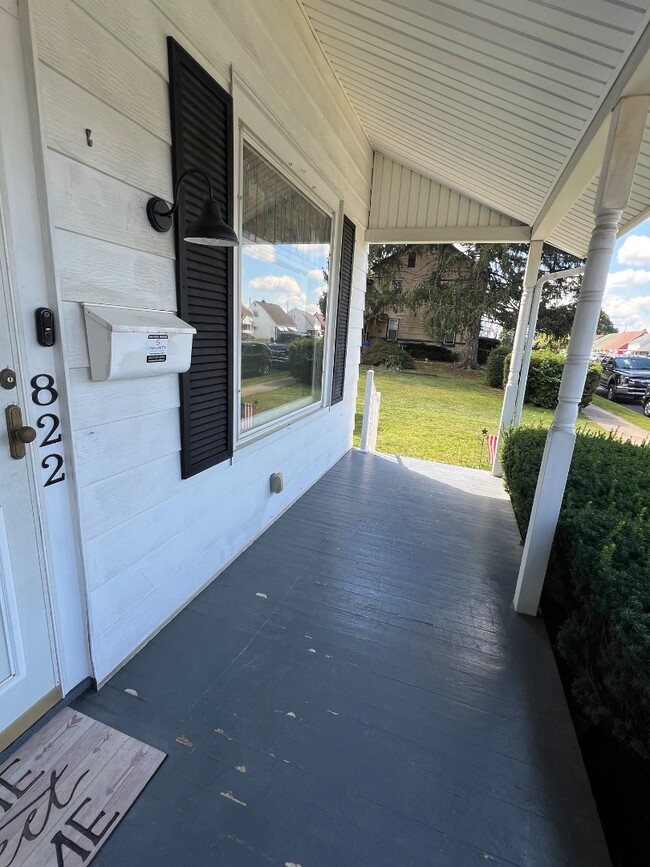 Building Photo - 822 Tuckerton Ave