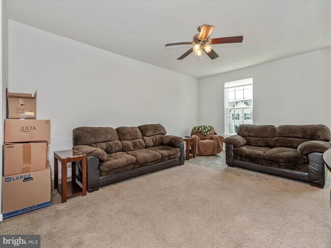 Building Photo - 76 Norwood Dr