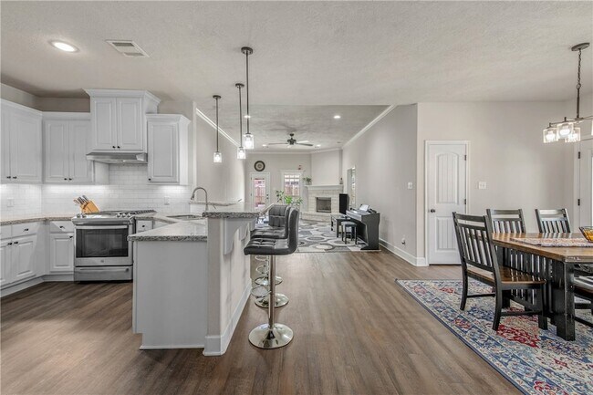 Building Photo - 1011 Dove Chase Ln