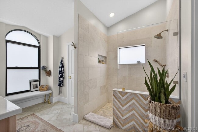 Building Photo - 12897 La Rochelle Cir