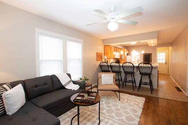 Open floor plan - 1909 W. 47th Terr