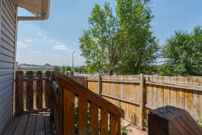 Building Photo - 1015 Domelby Ct