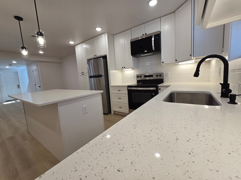 Building Photo - 198 S Court St