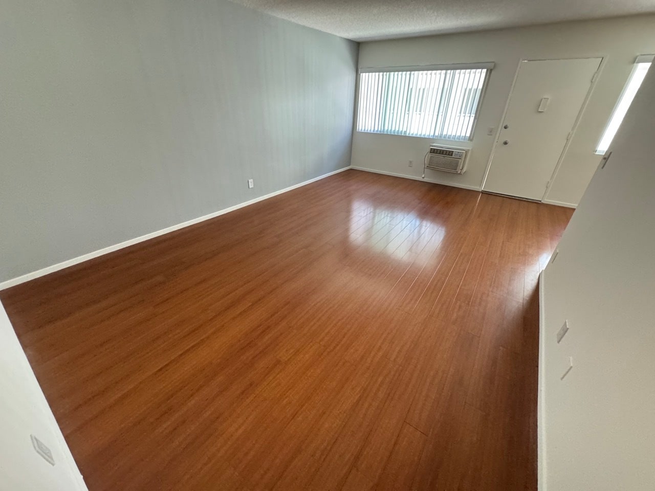 Building Photo - 447 W Elk Ave