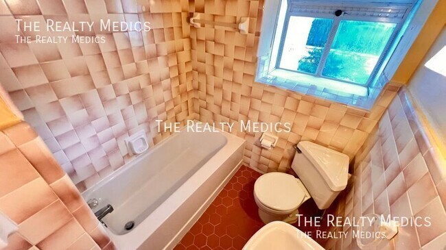 Building Photo - 1807 N Park Ave