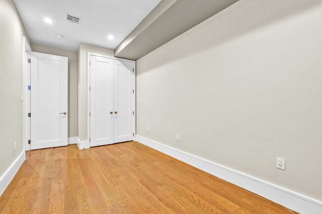 Building Photo - 312 Clifton Pl