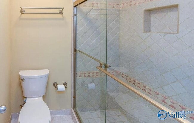 Building Photo - 207 Mountain Ridge Dr SE