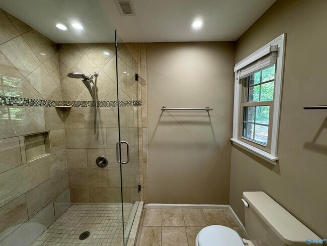 Building Photo - 295 Becky Dr