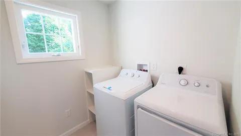 Building Photo - 38 Triangle St