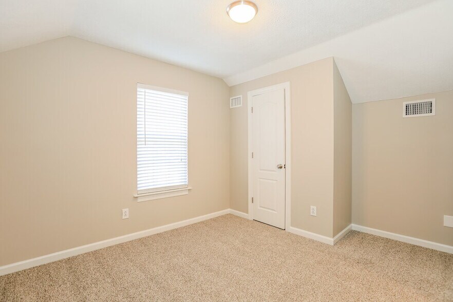 Building Photo - 1774 N Cove