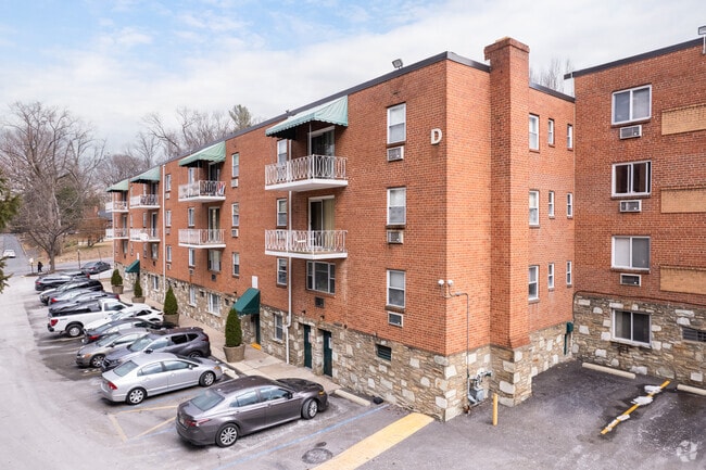 Primary Photo - 1600 Church Rd