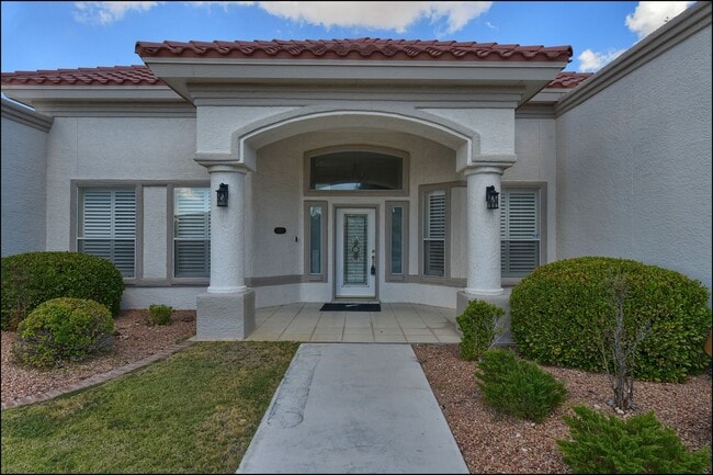 Building Photo - Available to view!
