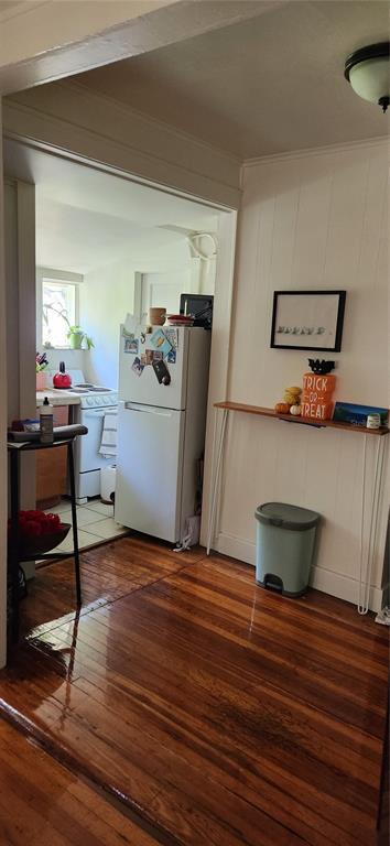 Building Photo - 750 7th Ave N