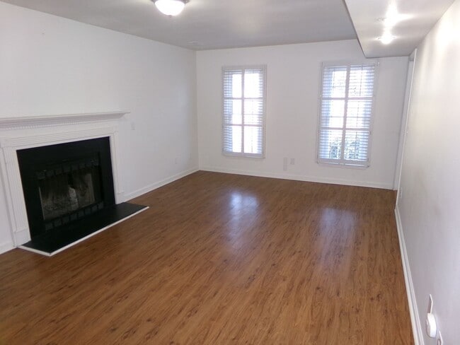 Building Photo - Well-kept 3 bedroom 2 1/2 bath home in the heart of Clemmons