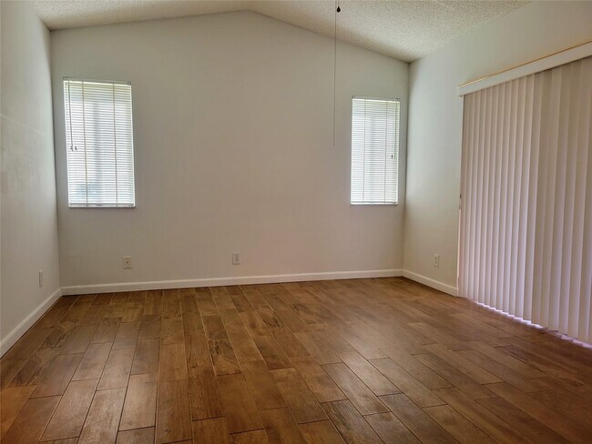 Building Photo - 1409 Sabal Trail