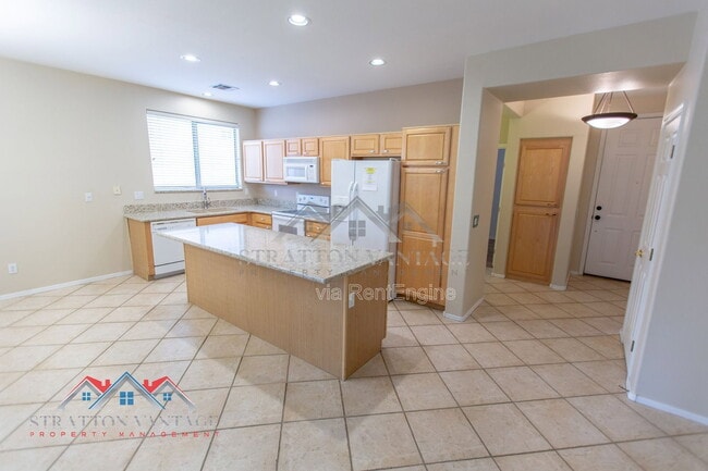 Building Photo - 2058 S Longwood