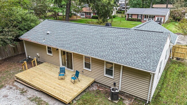 Building Photo - 117 Queen Mary Ct