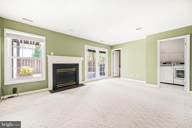 Building Photo - 4022 Dogberry Ln
