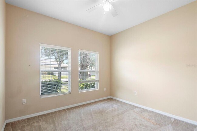 Building Photo - 215 Lakeshore Dr