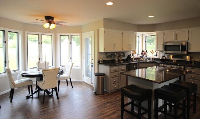 Building Photo - 2521 Williams Dr