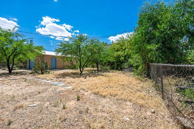 Building Photo - Charming historic home in central Tucson