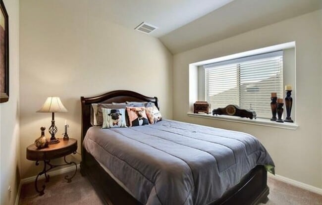 Building Photo - 129 Fort Griffin Dr