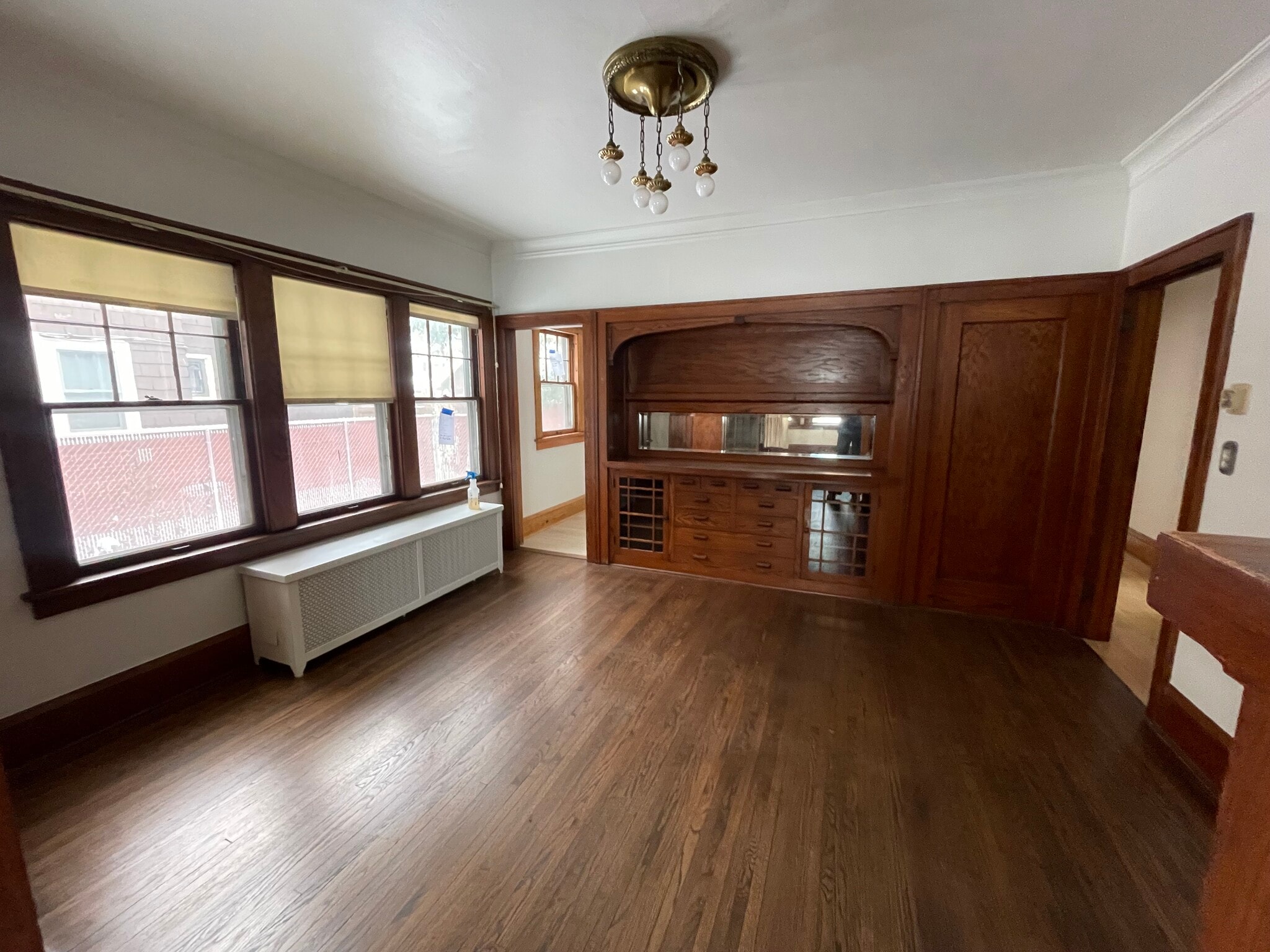 Building Photo - 1560 Lincoln Ave