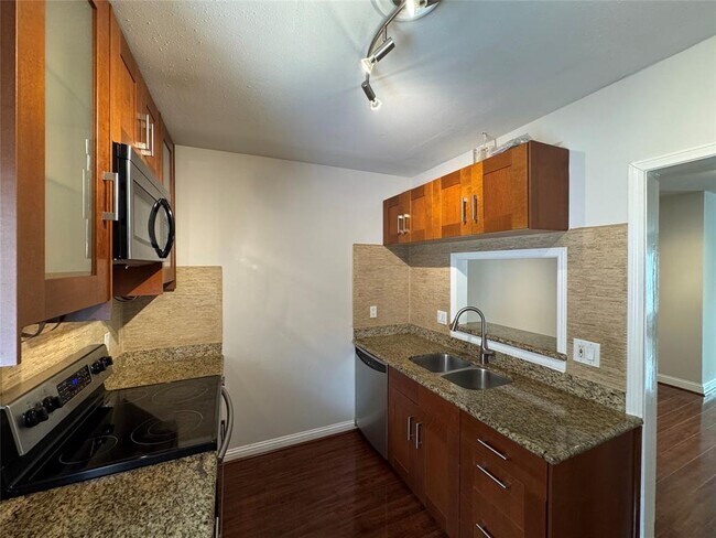 Building Photo - 1807 Stoney Brook Dr