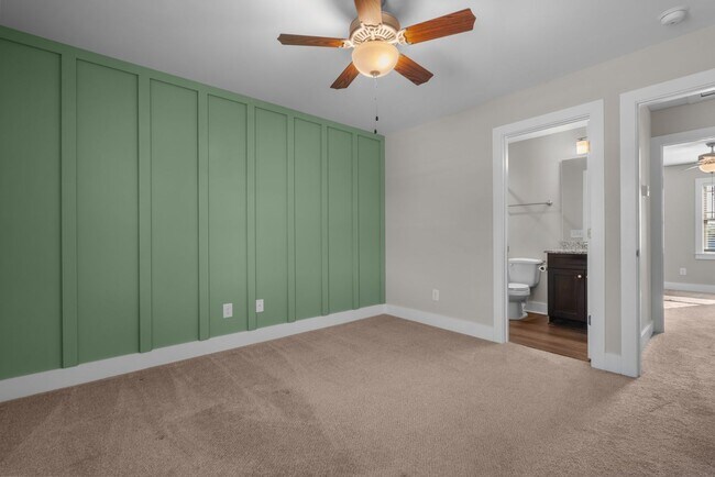 Building Photo - 2 Bedroom 2 Bathroom Town Home Close Proximity To Campbell