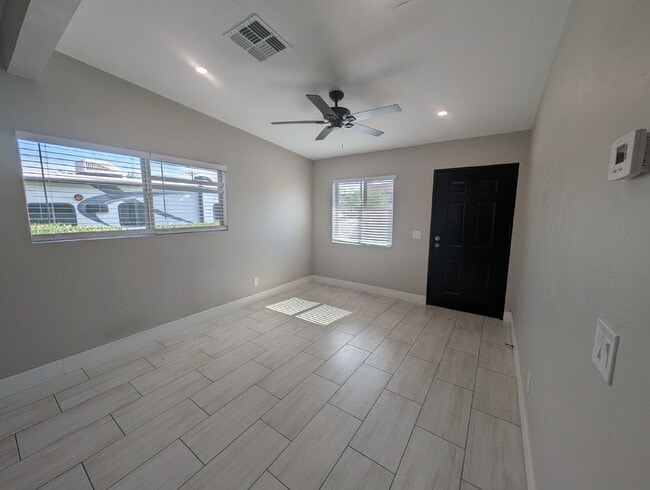 Building Photo - Upgraded one bedroom in central Tucson!