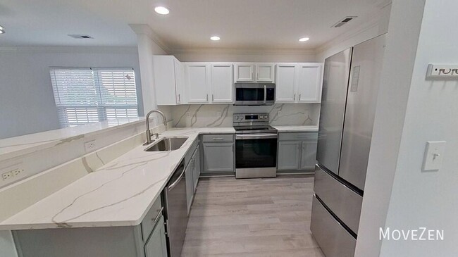 Building Photo - 1202 Savin Landing
