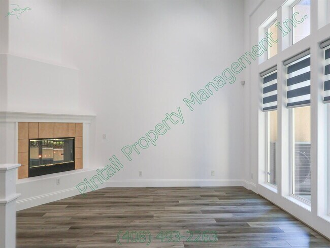 Building Photo - 5130 Le Miccine Terrace