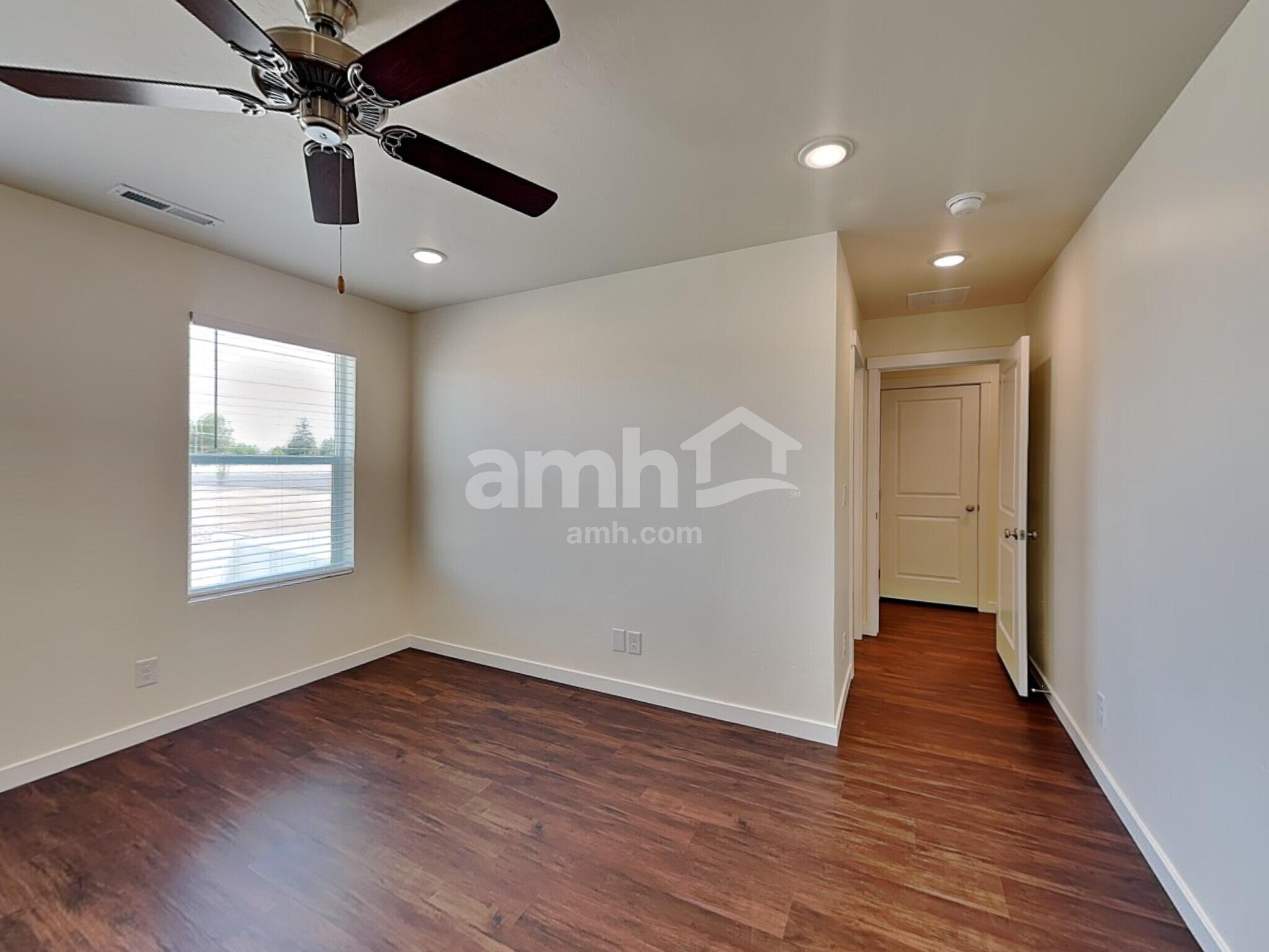 Building Photo - 9412 W Shumard St