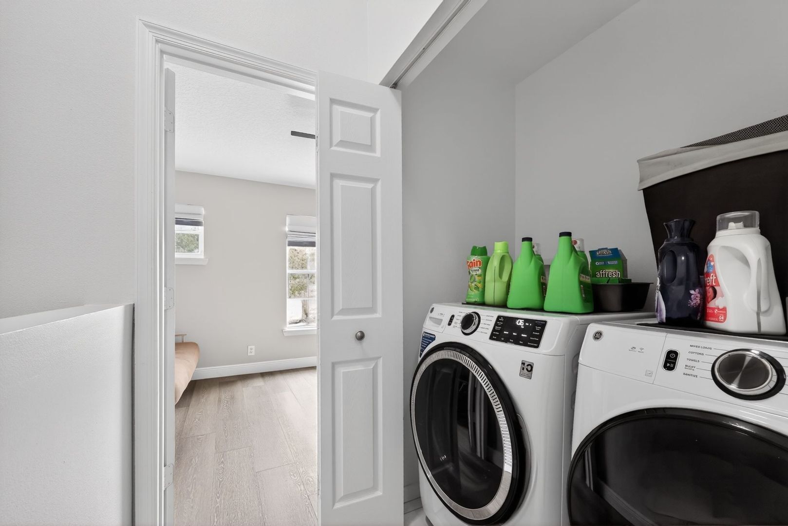 Building Photo - 8023 Bellagio Ln