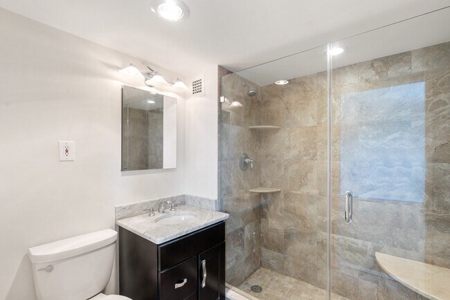 Building Photo - 6 Whittier Pl