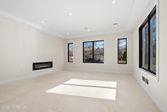 Building Photo - 150 Ampere Ave