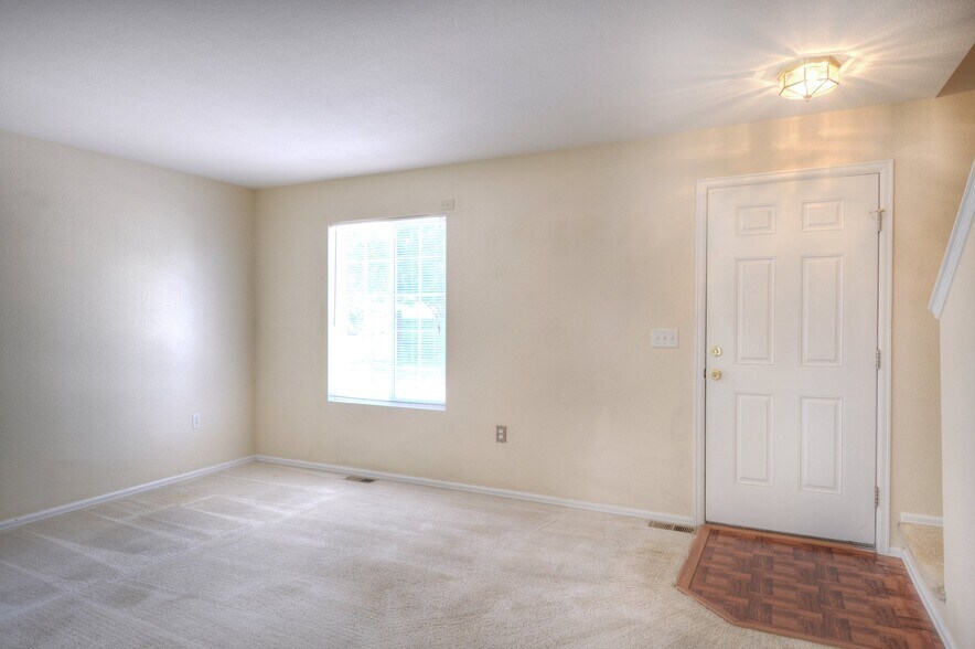 Building Photo - 471 Ellers Grove