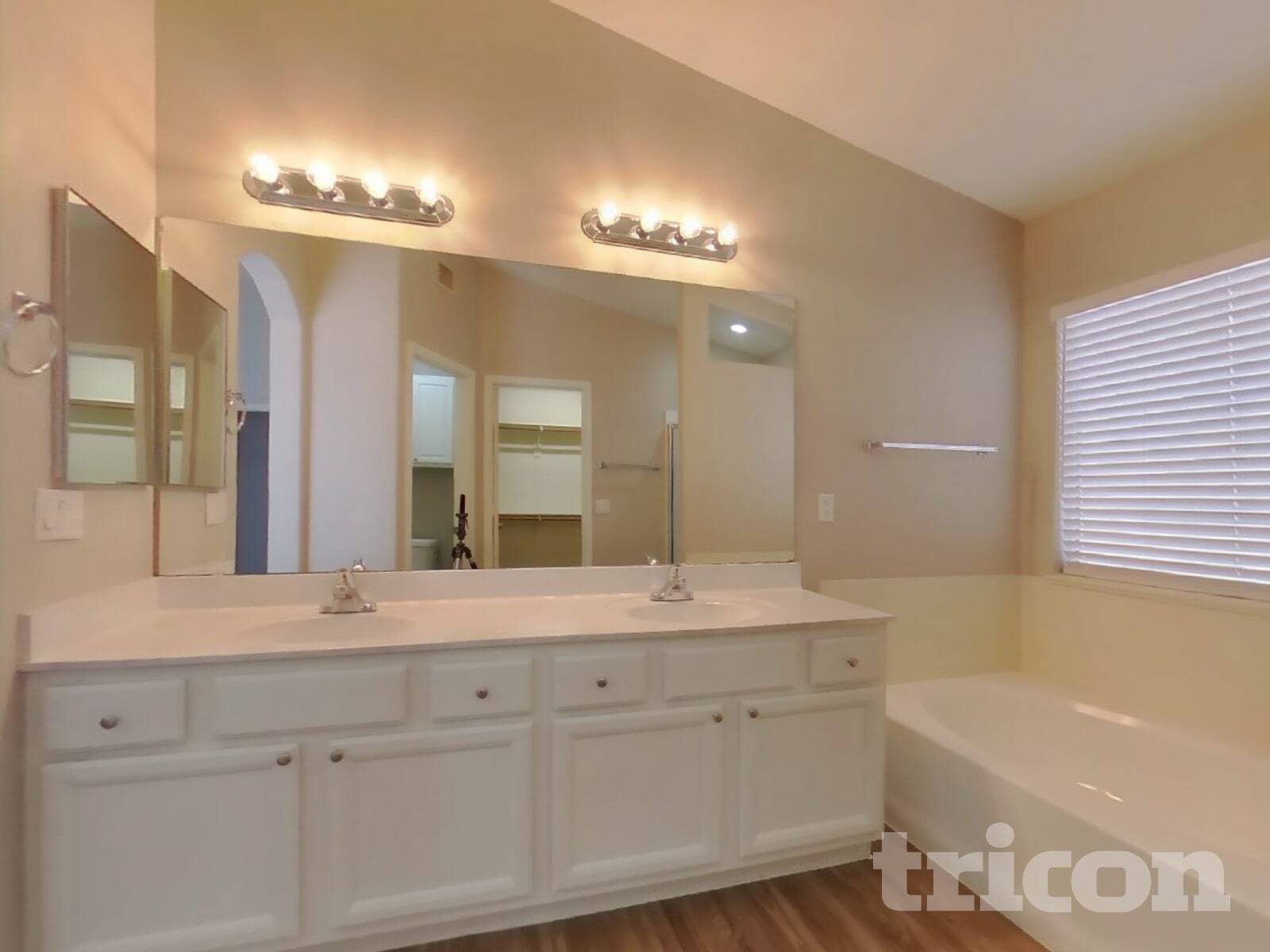 Building Photo - 9215 W Sandra Terrace