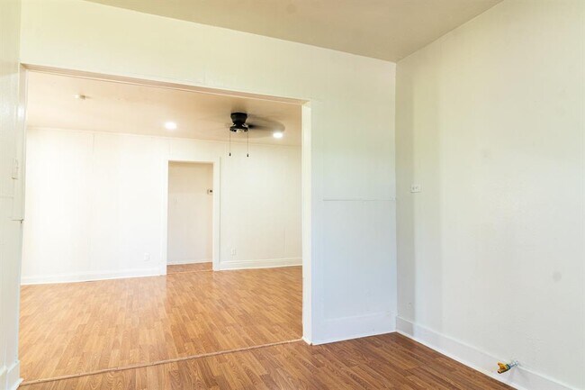 Building Photo - 4918 Leffingwell St